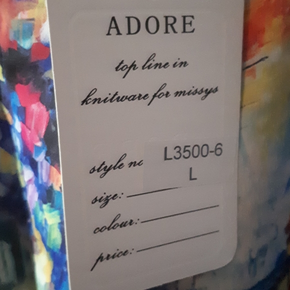 2/$15 High low button down front top - Picture 3 of 3